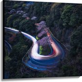 WallClassics - Toile - Rayons de lumière sur la route à travers le paysage de montagne - 100x100 cm Photo sur toile (Décoration murale sur toile)