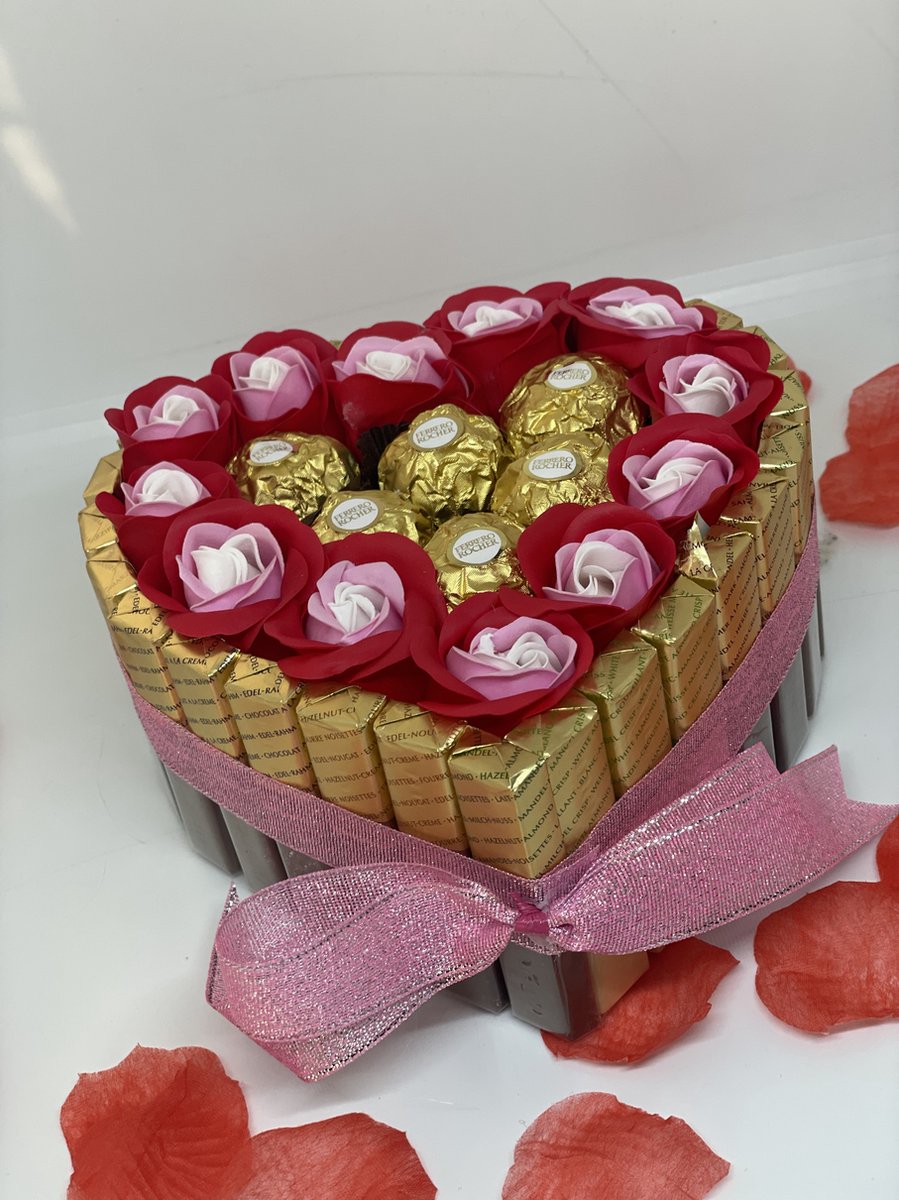 Chocolade Hart Geschenk - Giftpack - Valentijn cadeau - Ferrero Rocher Valentijn Cadeau - Valentijnsdag Geschenk - Liefde - Moederdag - Vaderdag - Verjaardag