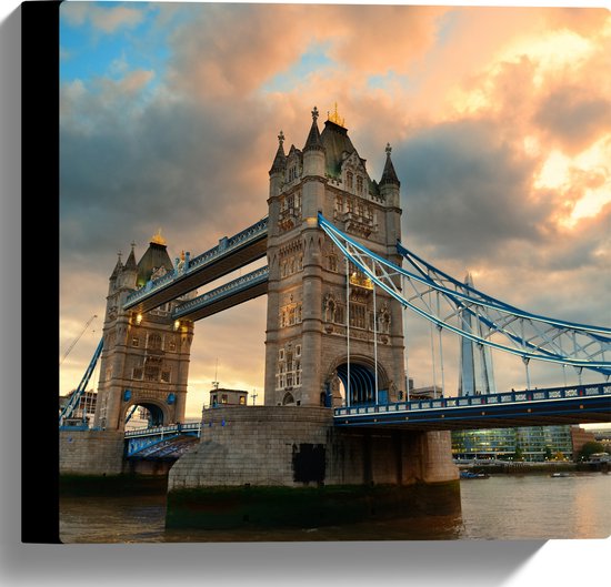 Canvas - Wolken boven Towerbridge in Londen - 30x30 cm Foto op Canvas Schilderij (Wanddecoratie op Canvas)