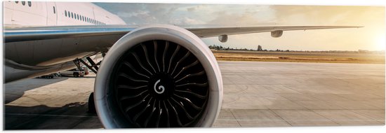 Acrylglas - Motor van Wit Vliegtuig op Vliegveld - 120x40 cm Foto op Acrylglas (Met Ophangsysteem)