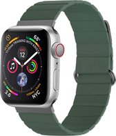iMoshion Bandje Geschikt voor Apple Watch Bandje Series 1 / 2 / 3 / 4 / 5 / 6 / 7 / 8 / 9 / SE - 38 / 40 / 41 mm - iMoshion Magnetisch lederen band - Groen