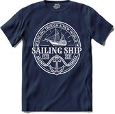 Sailing Trough A New World | Wind zeilen - Boot - Zeilboot - T-Shirt - Unisex - Navy Blue - Maat XL