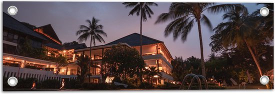 WallClassics - Tuinposter – Hotel met Zwembad in Indonesië - 60x20 cm Foto op Tuinposter (wanddecoratie voor buiten en binnen)