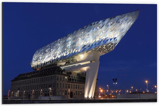 WallClassics - Dibond - Havenhuis - Antwerpen - 60x40 cm Foto op Aluminium (Wanddecoratie van metaal)