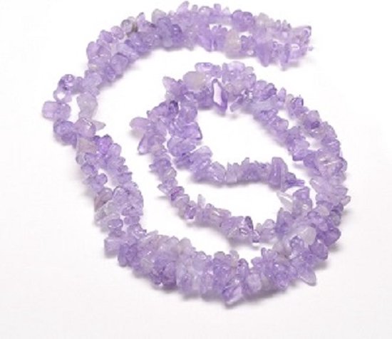 Natuurstenen kralen, violet Amethist, chip-kralen van 5-8mm. Verkocht per rondgeregen snoer van ca. 80cm !