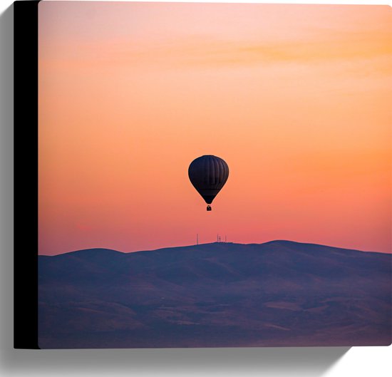 Canvas - Heteluchtballon boven Berg tijdens Zonsondergang in Turkije - 30x30 cm Foto op Canvas Schilderij (Wanddecoratie op Canvas)