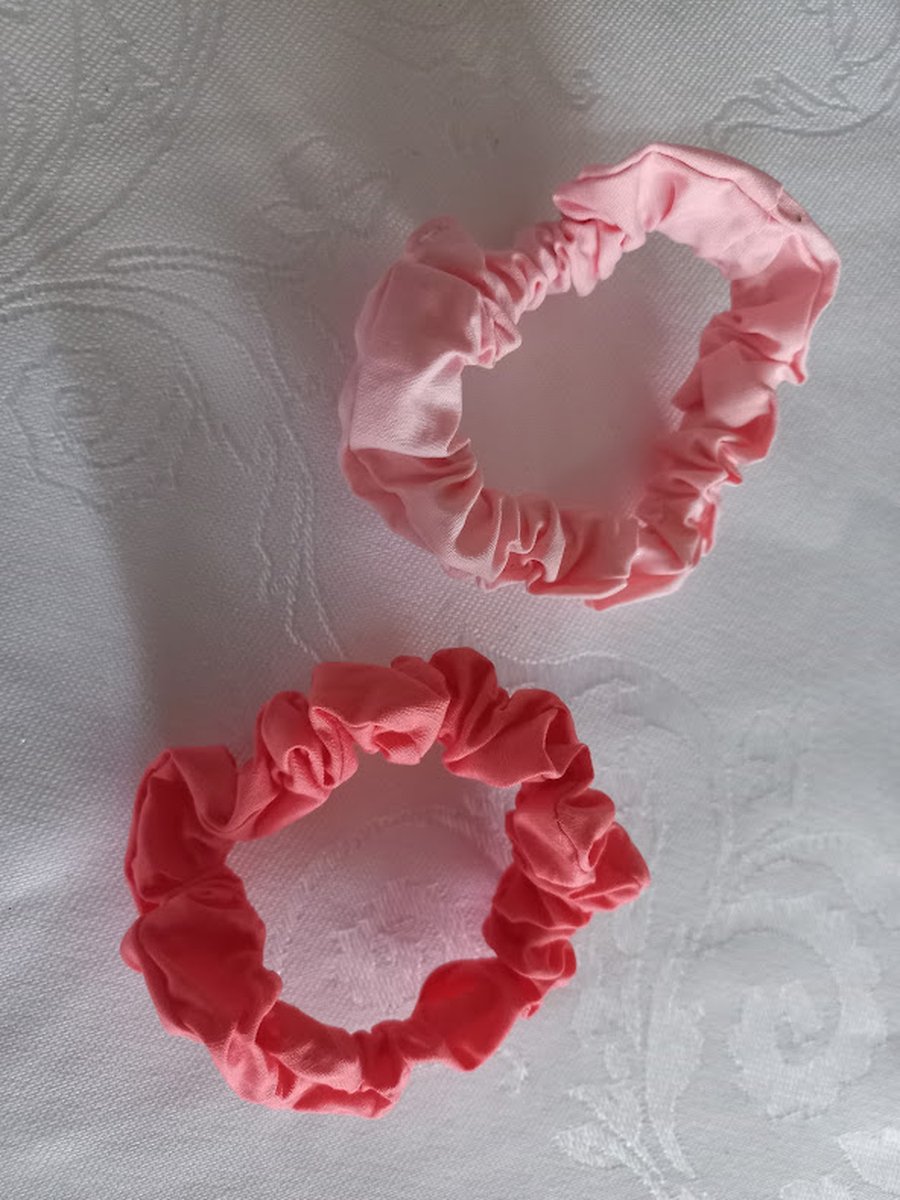 Le Sjalerie scrunchie set van 2 verschillende elastieken