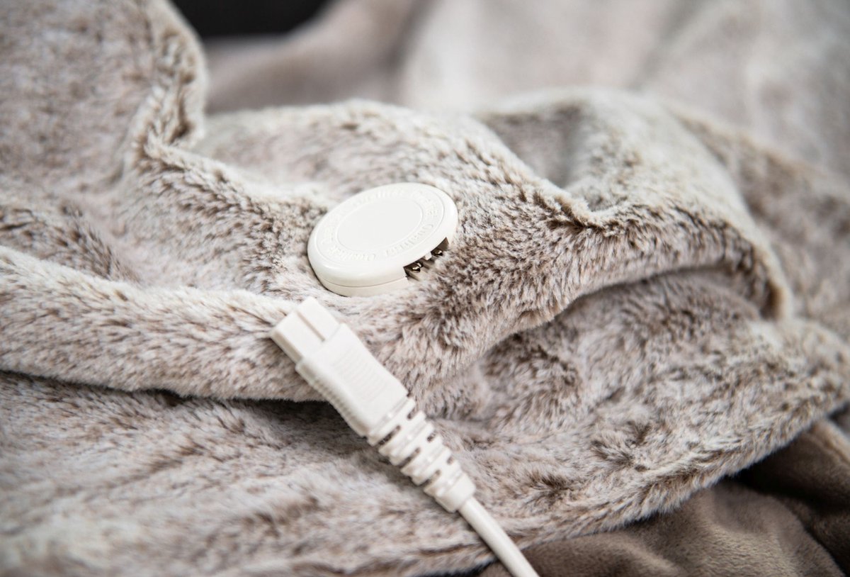 Afbeelding 3 van Beurer Elektrische Bovendeken XXL - 200x150 cm - 2 persoons Elektrische Deken - Warmtedeken - Dubbelzijdig - Ultrazachte Nordic fleece - Taupe mix