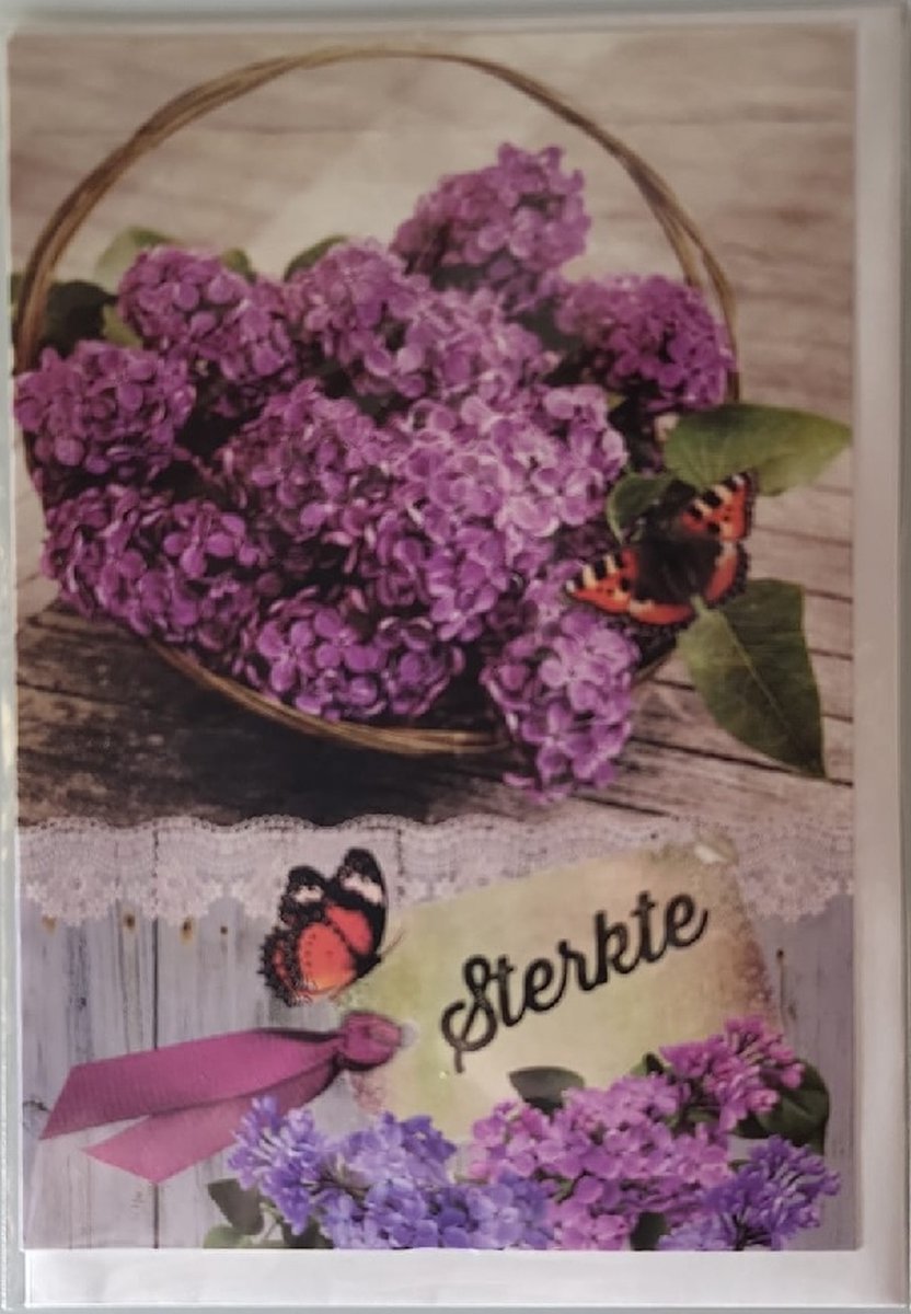 Sterkte! Een mooie kaart met seringen in een mand en leuke vlinders er omheen. Een geschikte kaart om naar iemand te sturen of aan iemand te geven. Een dubbele wenskaart inclusief envelop en in folie verpakt.
