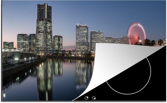 KitchenYeah® Inductie beschermer 77x51 cm - Skyline met rood gekleurd reuzenrad in Yokohama - Kookplaataccessoires - Afdekplaat voor kookplaat - Inductiebeschermer - Inductiemat - Inductieplaat mat