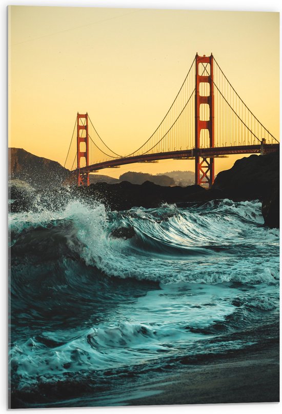 WallClassics - Acrylglas - Wilde Zee bij Golden Gate Bridge in San Francisco - 50x75 cm Foto op Acrylglas (Wanddecoratie op Acrylaat)