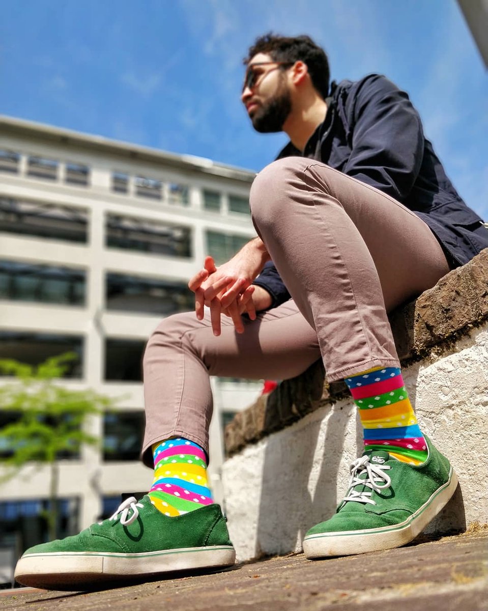 Sneeuwende regenboog sok | Multi-color | Onesize fits all | Herensokken en damessokken | Leuke, grappig sokken | Funny socks that make you happy | Sock & Sock