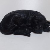 Tuinbeeld Puppie labrador slapend zwart 20cm