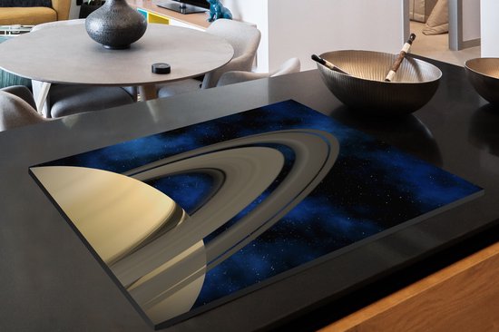 KitchenYeah® Inductie beschermer 80.2x52.2 cm - Saturnus tegen een donkerblauwe hemel - Kookplaataccessoires - Afdekplaat voor kookplaat - Inductiebeschermer - Inductiemat - Inductieplaat mat