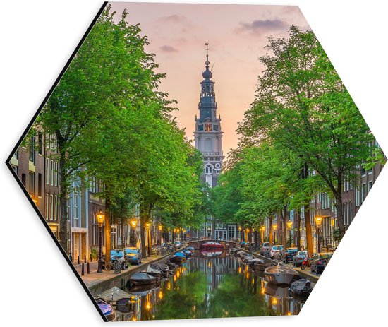 Dibond Hexagon - Gracht in De Straten van Amsterdam - 30x26.1 cm Foto op Hexagon (Met Ophangsysteem)