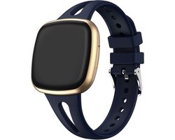 Strap-it Luxe siliconen bandje - geschikt voor Fitbit Versa 3 / Versa 4 / Sense / Sense 2- donkerblauw - Maat: Maat S