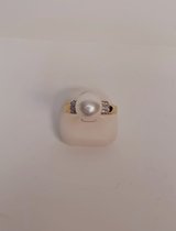 Geelgoud - damesring - 18 karaat - parel - diamant - uitverkoop juwelier Verlinden St. Hubert van €1105,= voor €899,=