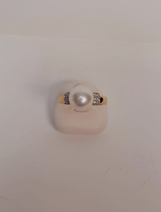 Geelgoud - damesring - 18 karaat - parel - diamant - uitverkoop juwelier Verlinden St. Hubert van €1105,= voor €899,=