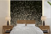 Behang - Fotobehang Glitters donkere achtergrond - Breedte 300 cm x hoogte 300 cm