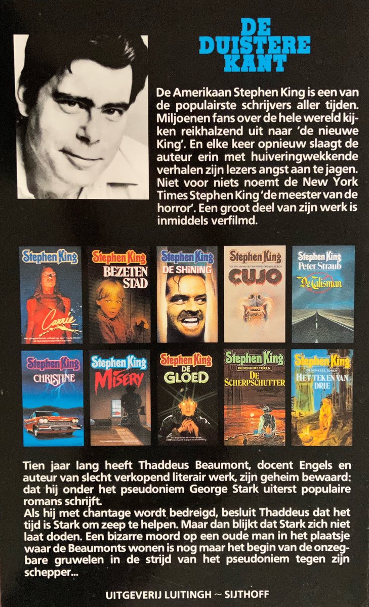 Achterkant boek 'De duistere kant' van Stephen King met foto van Stephen King en covers van zijn boeken.