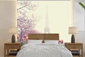 Behang - Fotobehang Eiffeltoren - Parijs - Bloemen - Breedte 300 cm x hoogte 300 cm