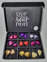 Hartjes Box met Chocolade Hartjes & Mystery Card 'Enjoy the Sweet Moment' met persoonlijke (video) boodschap | Valentijnsdag | Moederdag | Vaderdag | Verjaardag | Chocoladecadeau | liefdevol cadeau
