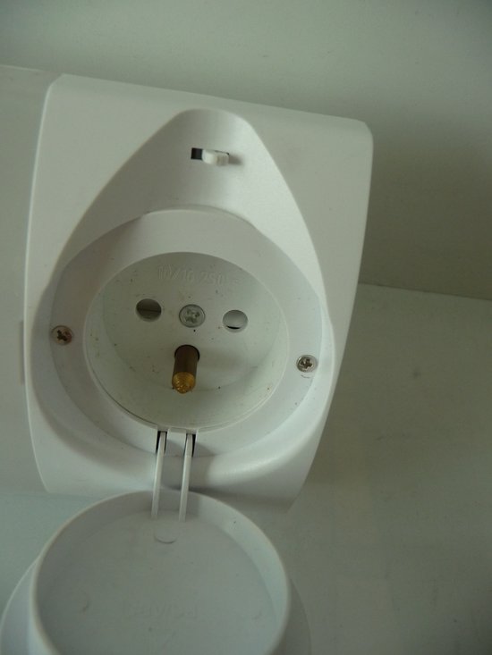 Starlicht onderbouw tl lamp voor badkamer met stopcontact voor Belgie |  bol.com
