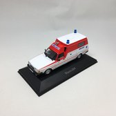 VOLVO 264 Ambulance - wit - 1:43 - Ed Atlas - Modelauto