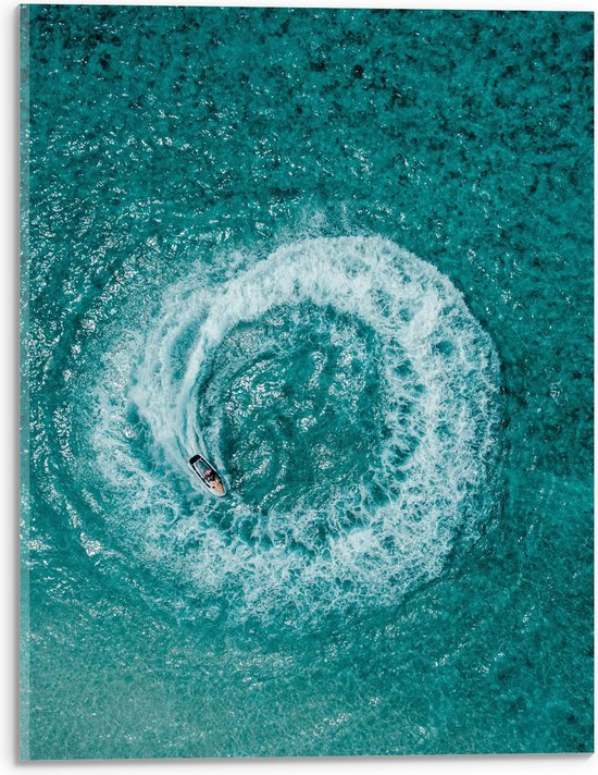 WallClassics - Acrylglas - Bovenaanzicht van Speedboot in Cirkel op Helderblauwe Oceaan - 30x40 cm Foto op Acrylglas (Met Ophangsysteem)