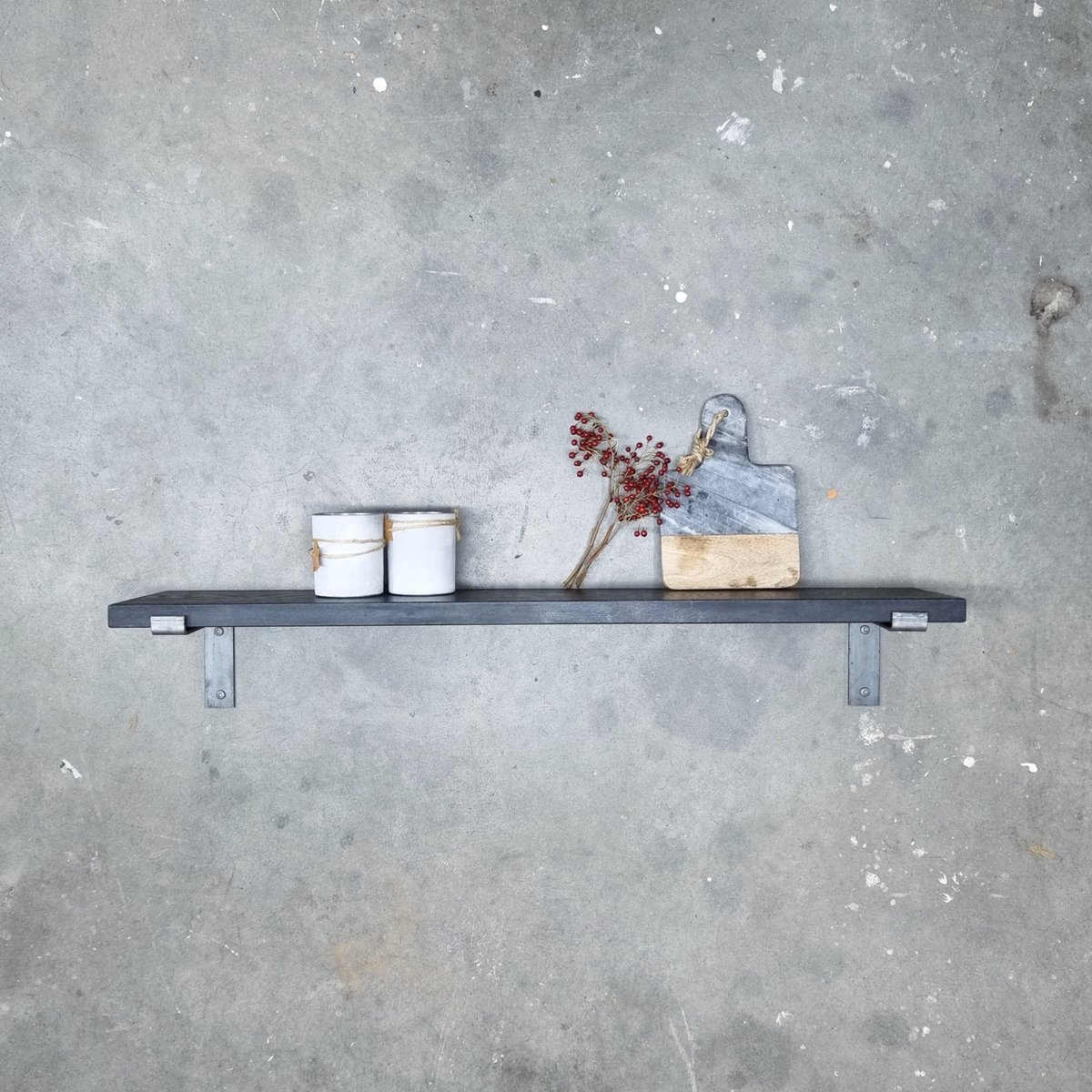 GoudmetHout Wandplank Industrieel - 80 x 20 cm Muurplank - Zwart Eiken Hout - Decoratie Wandrek & Boekenrek - Hangplank Keuken - Wall Shelf + 2 Plankdragers van Ruw Staal Zwart - Zonder coating - 20 cm