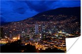 Poster Stad van Medellín schemer achter de heuvel Nutibara - 180x120 cm XXL
