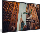 Fotolijst incl. Poster - Het Empire State Building tussen de hoge gebouwen in New York - 60x40 cm - Posterlijst