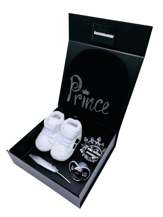 kraamcadeau - hoge babysneakers - mutsje - babyshower - kan ook rechtstreeks als cadeau worden verstuurd van Boogybook. — afbeelding 4