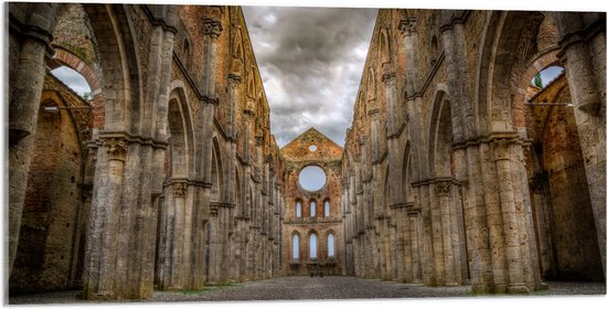 WallClassics - Acrylglas - Klooster in Italië - De abdij van Saint Galgano - 100x50 cm Foto op Acrylglas (Met Ophangsysteem)