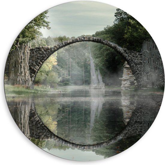 WallClassics - Dibond Muurcirkel - Brug in het Kromlau-azalea- en Rododendronpark, Duitsland - 80x80 cm Foto op Aluminium Muurcirkel (met ophangsysteem)