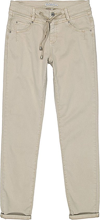 red button zwarte broek