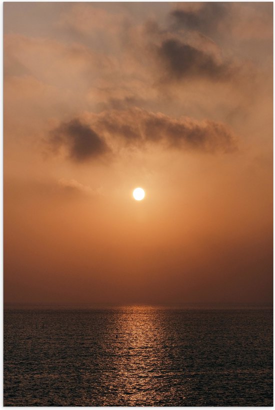 WallClassics - Poster (Mat) - Zon boven de Zee met oranje Lucht - 50x75 cm Foto op Posterpapier met een Matte look