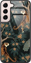 Casimoda® hoesje - Geschikt voor Samsung Galaxy S22 - Tijger Jungle - Luxe Hard Case Zwart - Backcover telefoonhoesje - Bruin/beige