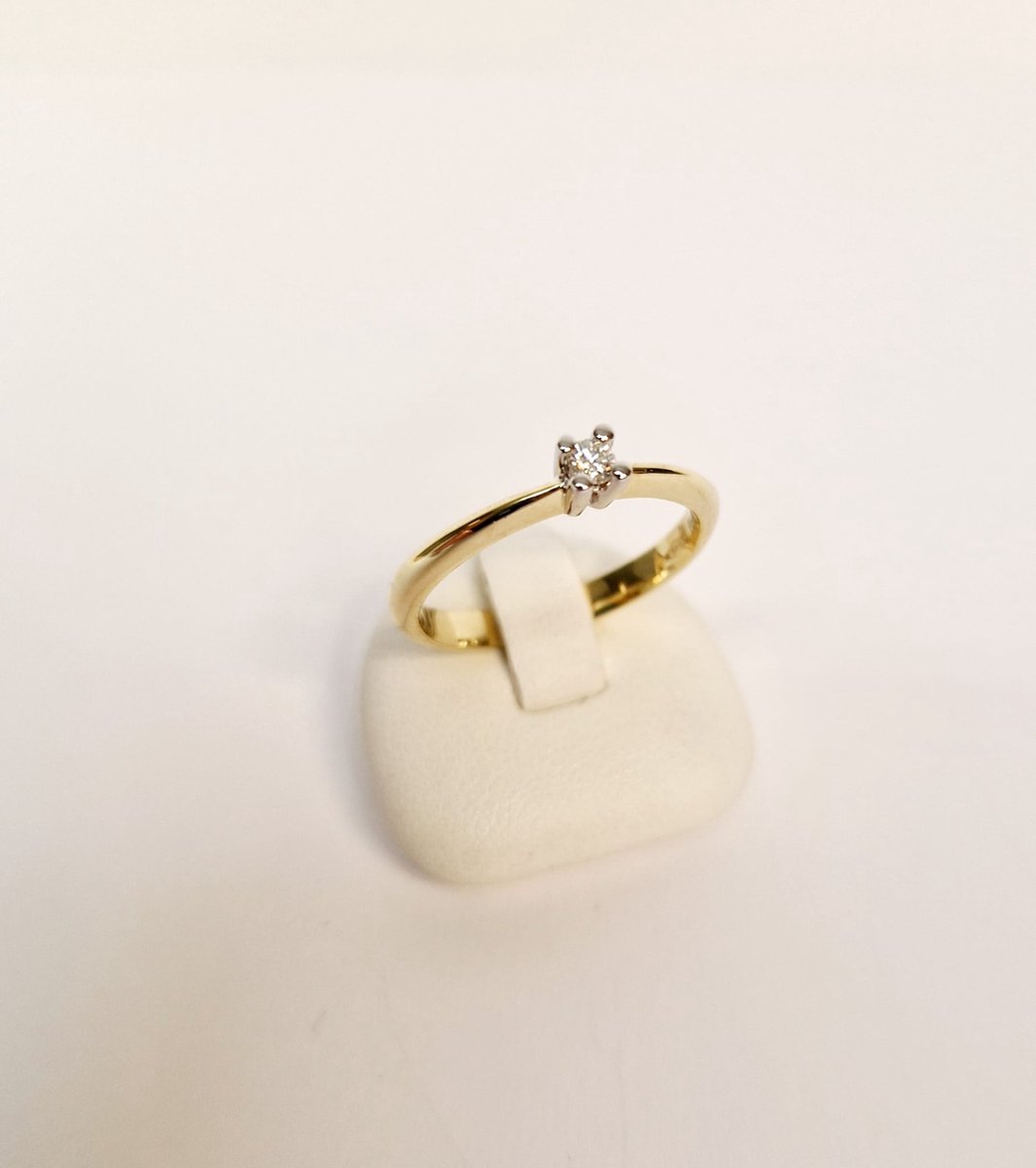 Geel/witgouden - damesring - 14karaat – diamant – 0.07crt - uitverkoop Juwelier Verlinden St. Hubert - van €599,= voor €469,=