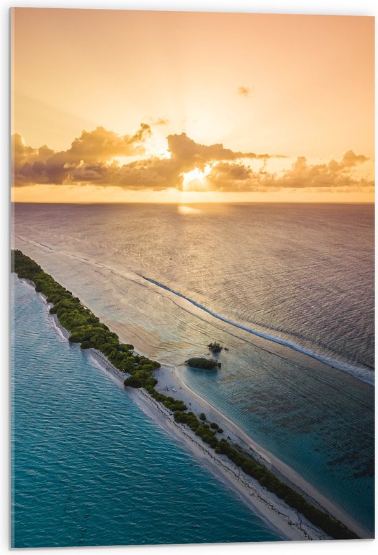WallClassics - Acrylglas - Zandbank op het Midden van de Zee bij Oranje Lucht - 50x75 cm Foto op Acrylglas (Wanddecoratie op Acrylaat)