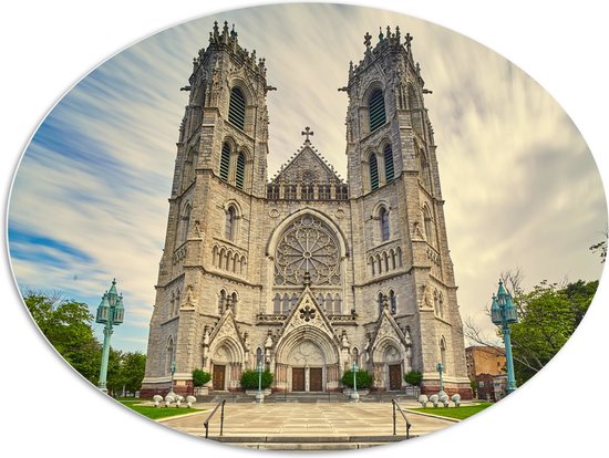 WallClassics - PVC Schuimplaat Ovaal - Kathedraakbasiliek van het Heilig Hart in New Jersey - 108x81 cm Foto op Ovaal (Met Ophangsysteem)