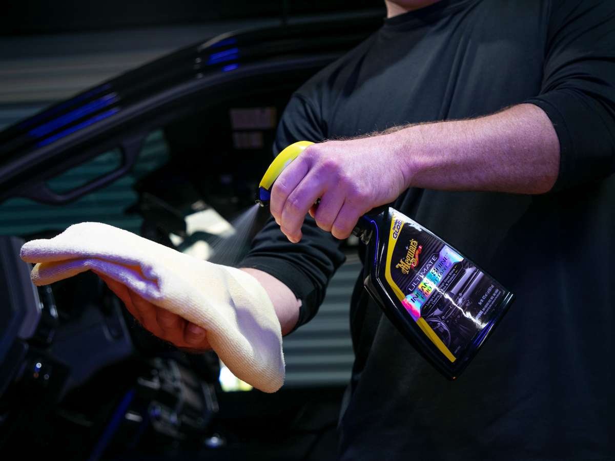 Meguiar's Ultimate Interior Shine Protectant - Interieur Detailer Spray - Auto Interieur reiniger - Bescherming - 473ml – foto 2
