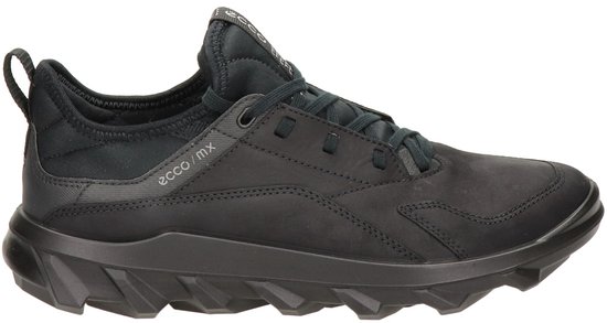 Zwarte Ecco MX damessneaker met veters en een stevige zool.