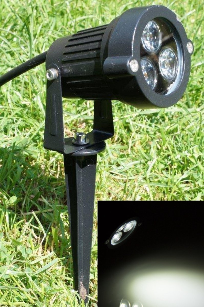 Tuinspot ledbuitenlamp Prikspots zwart voor buiten IP65. Led buiten spot met wit licht. Zwarte ledspot met grondspies. Aluminium buitenspot met wit licht geschikt voor 230 Volt. Met aansluitplug.