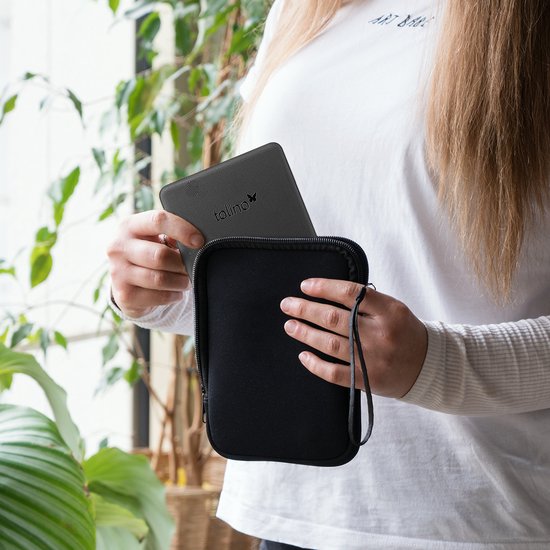 kwmobile Universele Cover voor eReader - Neopreen hoesje Sterrenstelsel en Boom design blauw / grijs / zwart van kwmobile — afbeelding 2