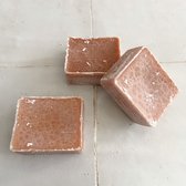 Amberblokjes - Vegan - geurblokjes - coconote - amberblokje kokosnoot - geuren - lekker geurende blokjes - cadeautjes - feestmaanden - aangename geur voor in huis - bruin - per stuk te koop