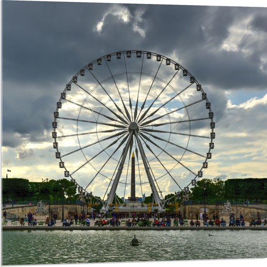 Acrylglas - Groot Toeristisch Reuzenrad in Parijs onder Donkere Wolken, Frankrijk - 80x80 cm Foto op Acrylglas (Met Ophangsysteem)