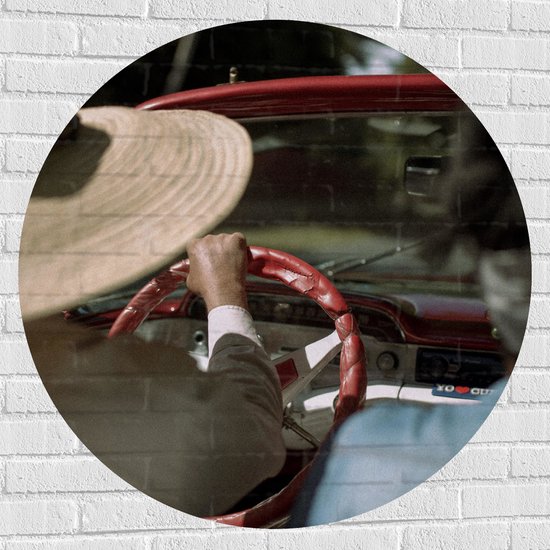 WallClassics - Muursticker Cirkel - Persoon achter rood Stuur - 100x100 cm Foto op Muursticker