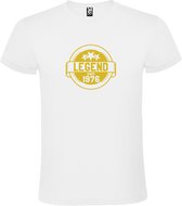 Wit T-Shirt met “Legend sinds 1976 “ Afbeelding Goud Size S