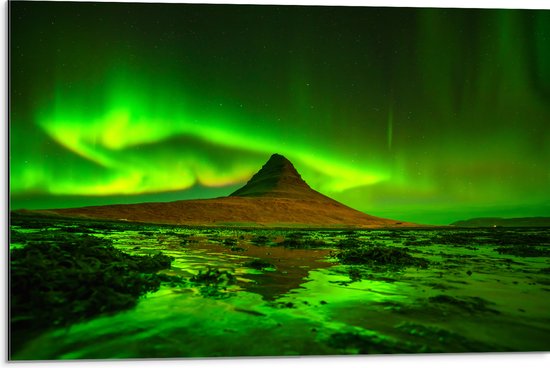 Dibond - Groen Noorderlicht Boven Kirkjufell Berg - 75x50 cm Foto op Aluminium (Wanddecoratie van metaal)